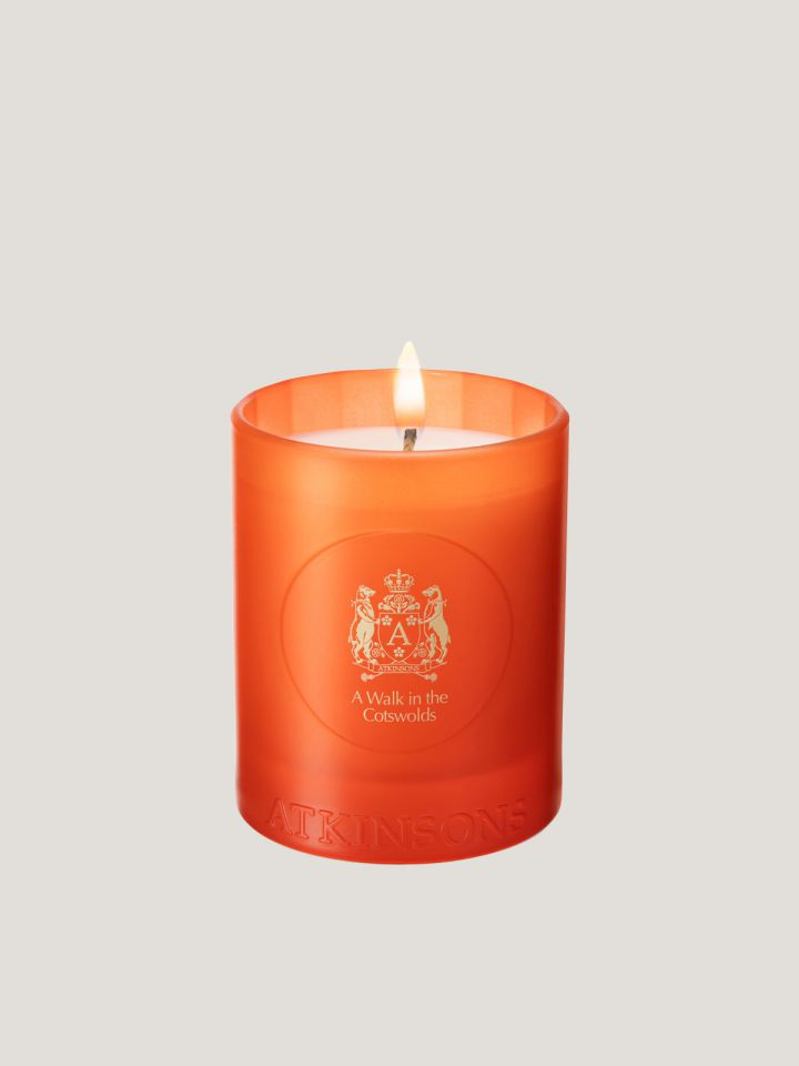 A Walk In The Cotswolds Scented Candle 200g